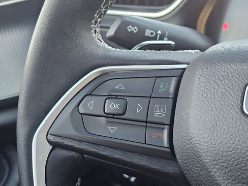 Used 2025 Jeep Grand Cherokee Altitude image 22