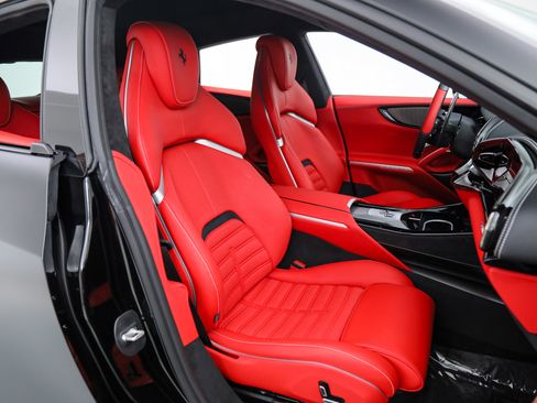 Certified 2025 Ferrari Purosangue image 29