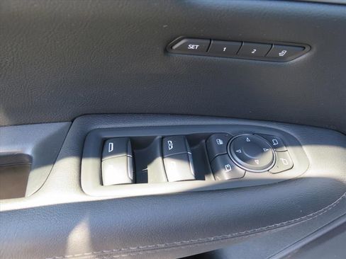 Used 2025 Cadillac XT5 Premium Luxury image 10