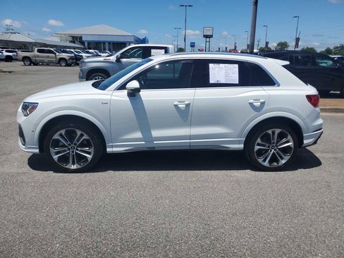Used 2021 Audi Q3 2.0T Premium Plus w/ Premium Plus Package AWD/4WD image 2