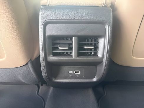 Used 2024 Cadillac XT4 Luxury FWD image 13