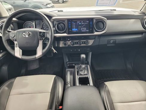 Used 2017 Toyota Tacoma SR5 w/ Tow Package AWD/4WD image 14