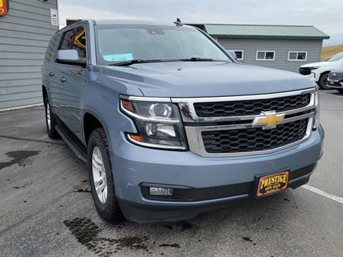 Used 2016 Chevrolet Suburban LT w/ Luxury Package image 4