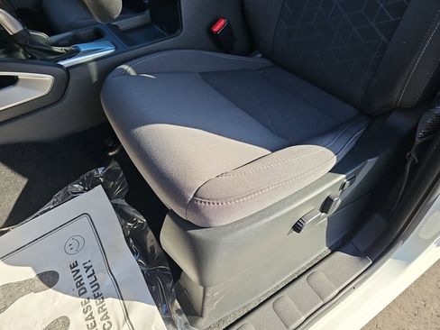 Used 2025 Nissan Frontier SV w/ SV Convenience Package image 29