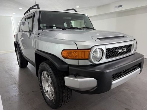 Used 2007 Toyota FJ Cruiser 4WD image 11