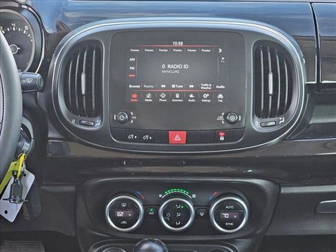 Used 2019 FIAT 500L Pop w/ Popular Equipment Group image 12