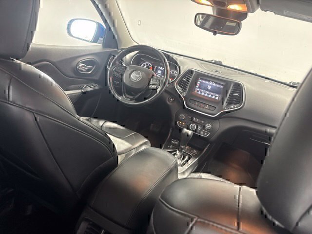 Used 2021 Jeep Cherokee Latitude Plus AWD/4WD image 22