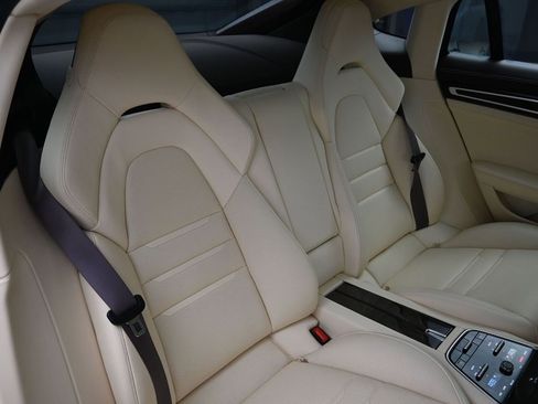 Certified 2022 Porsche Panamera GTS image 27