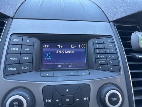 Used 2016 Ford Taurus SEL FWD image 11