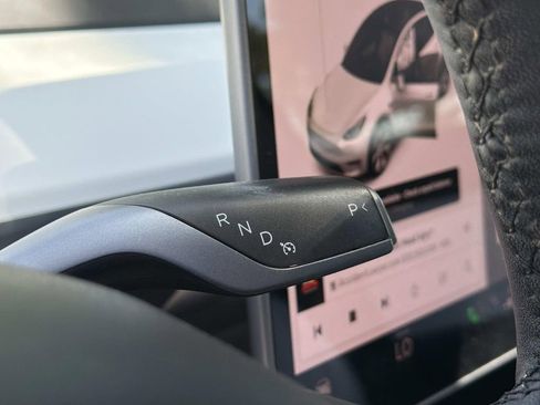 Used 2021 Tesla Model Y Long Range AWD/4WD image 21