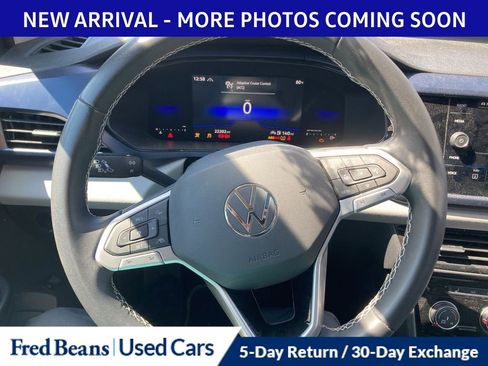 Certified 2023 Volkswagen Taos SE w/ Panoramic Sunroof Package image 12