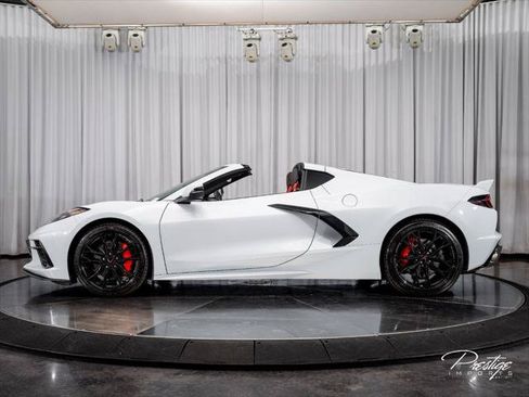 Used 2024 Chevrolet Corvette Stingray Premium Cpe w/ Z51 Performance Package RWD image 9