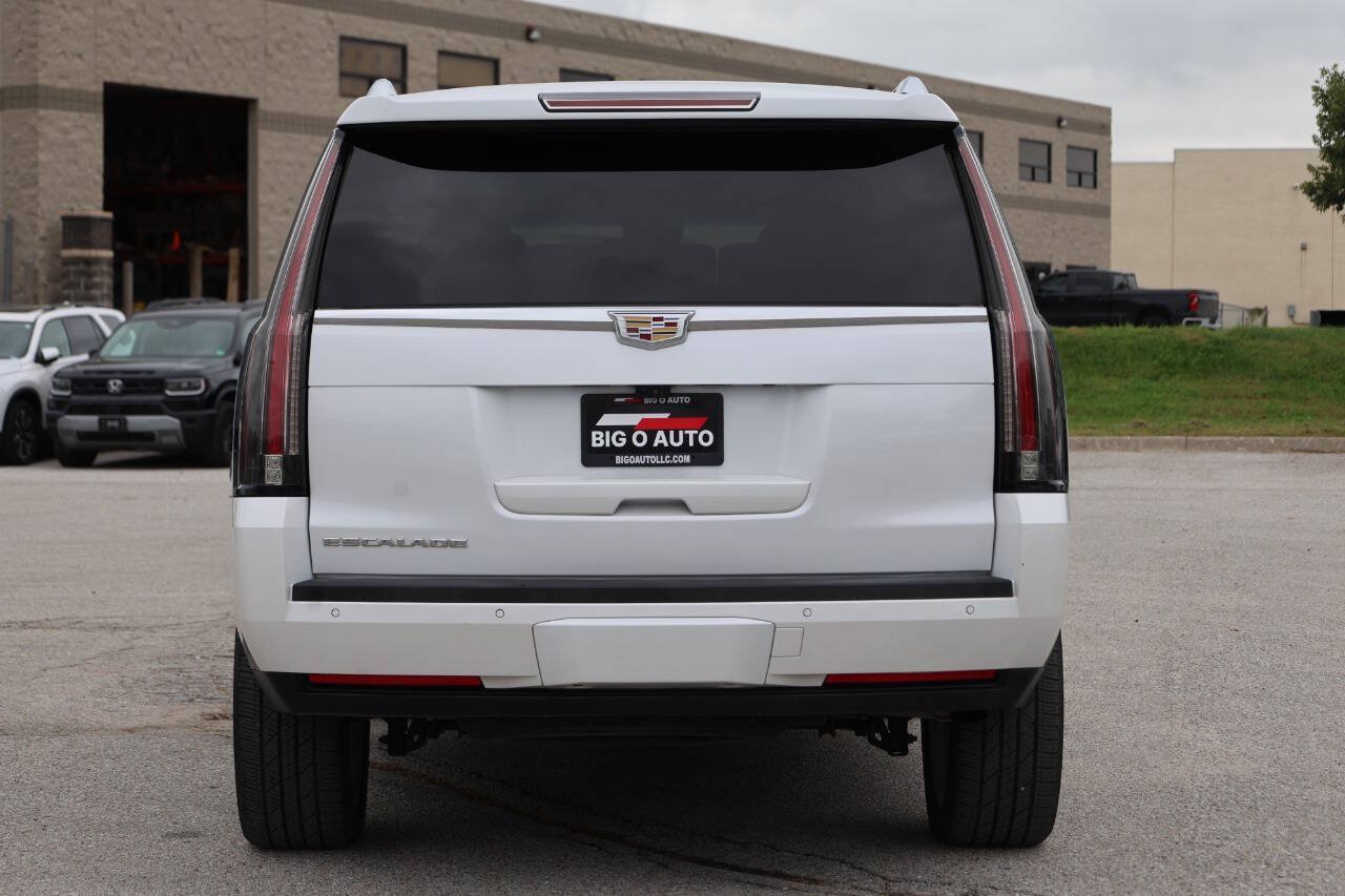 Used 2017 Cadillac Escalade Premium Luxury AWD/4WD image 10