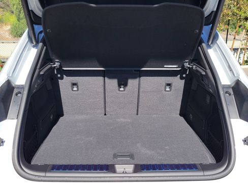 Used 2025 Porsche Macan Electric image 30