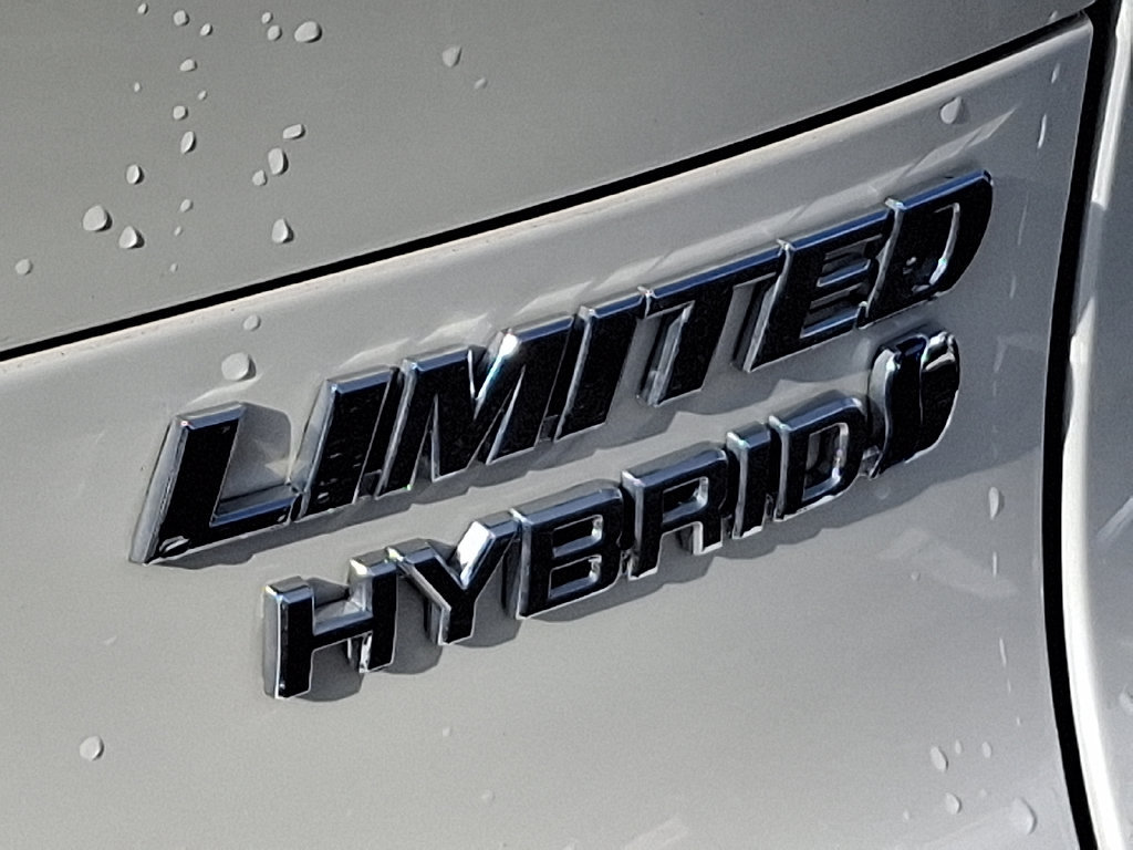 Certified 2021 Toyota Venza Limited w/ Advanced Technology Package AWD/4WD image 32