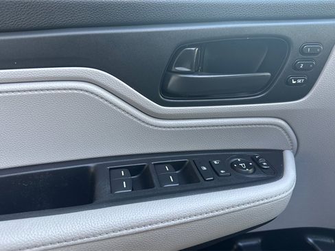 Used 2023 Honda Odyssey EX-L image 10
