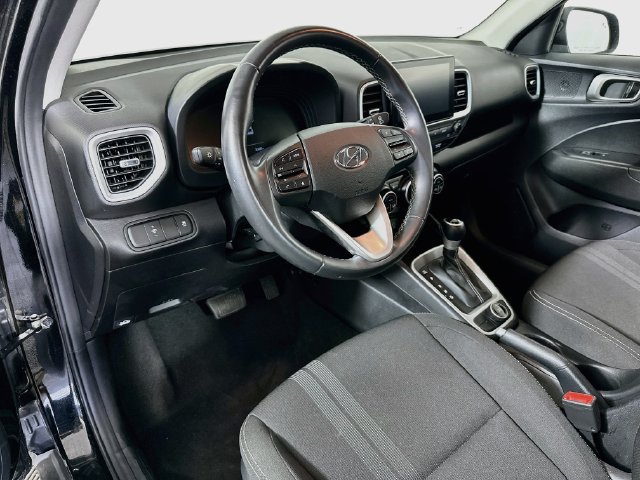 Used 2025 Hyundai Venue SEL FWD image 10