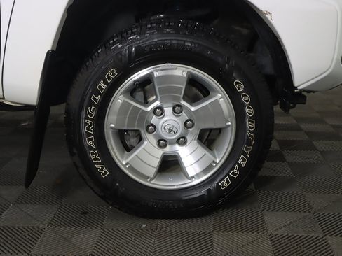 Used 2012 Toyota Tacoma PreRunner image 18