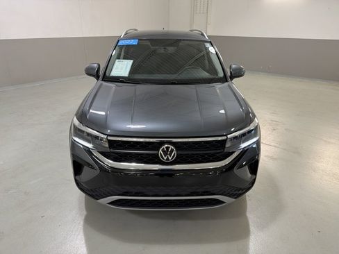Certified 2022 Volkswagen Taos SE AWD/4WD image 3