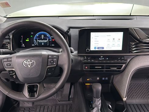 Certified 2025 Toyota Camry LE image 9