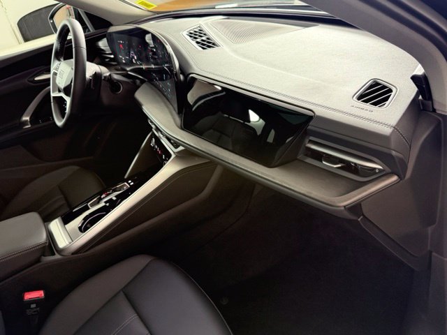 Used 2025 Audi Q5 Premium w/ Convenience Package AWD/4WD image 24