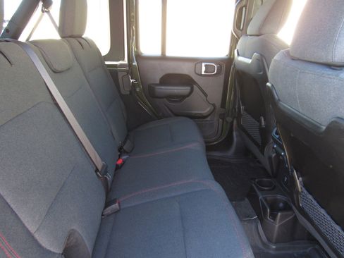 Used 2024 Jeep Wrangler Unlimited Rubicon w/ Technology Group image 11