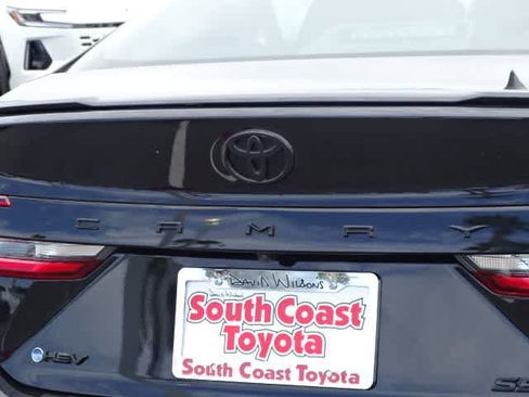 Certified 2025 Toyota Camry SE FWD image 9