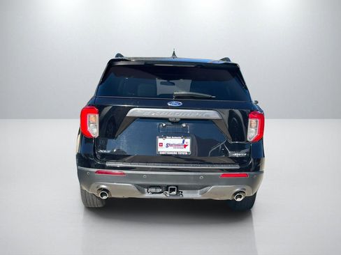 Used 2023 Ford Explorer XLT w/ Equipment Group 202A image 6