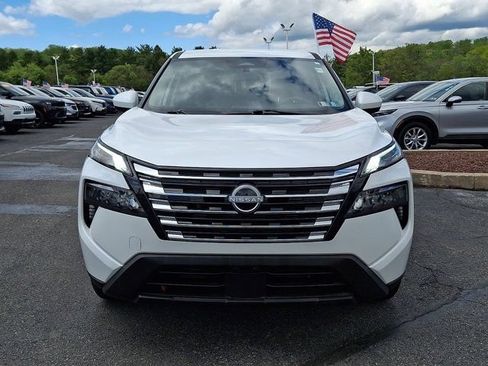 Used 2025 Nissan Rogue SV AWD/4WD image 2