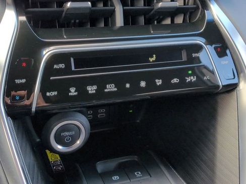 Certified 2024 Toyota Venza Limited AWD/4WD image 24