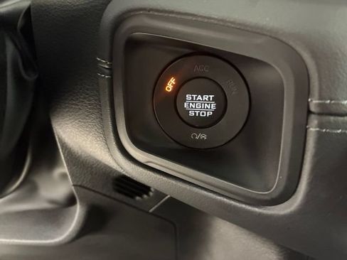 Used 2025 Jeep Wrangler Unlimited Sahara w/ Safety Group AWD/4WD image 24