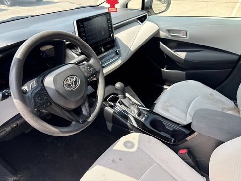 Used 2021 Toyota Corolla LE FWD image 4
