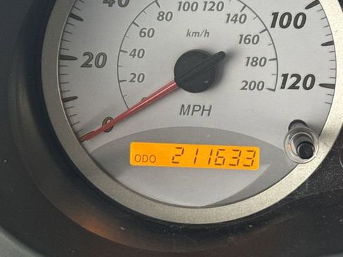 Used 2005 Toyota RAV4 4WD image 19