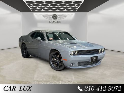 Used 2018 Dodge Challenger R/T w/ Blacktop Package RWD image 7