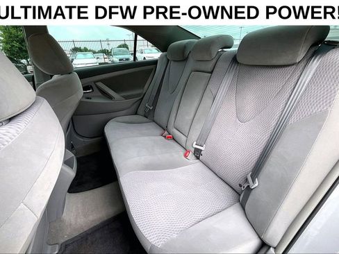 Used 2010 Toyota Camry LE FWD image 29