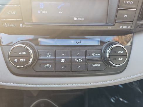 Used 2018 Toyota RAV4 XLE image 23