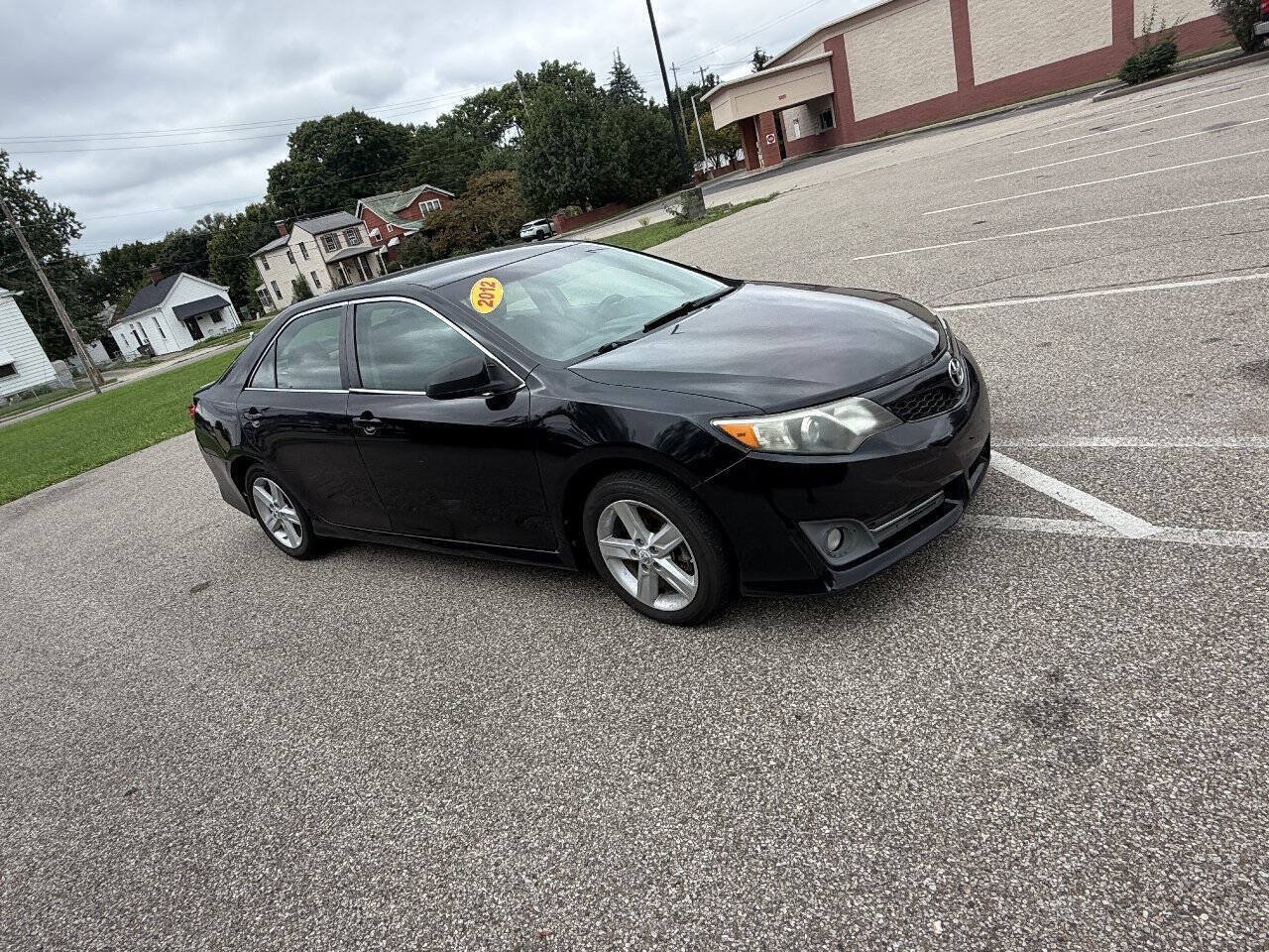 Used 2012 Toyota Camry SE FWD image 5