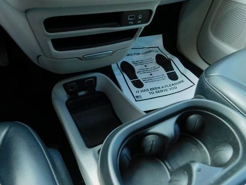 Certified 2020 Chrysler Voyager Lxi FWD image 14