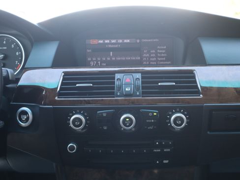 Used 2009 BMW 528i Sedan RWD image 13