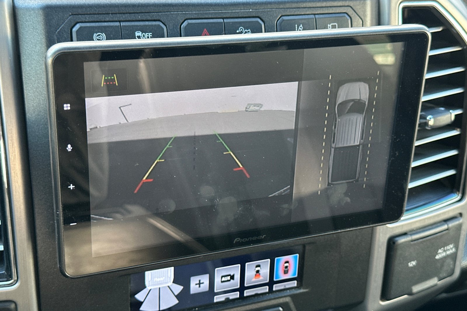 Used 2019 Ford F250 Platinum w/ Platinum Ultimate Package AWD/4WD image 26