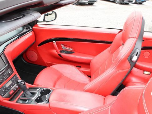 Used 2015 Maserati GranTurismo Sport image 18