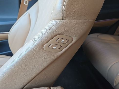 Used 2023 Genesis GV80 2.5T w/ Prestige 20" Package image 10