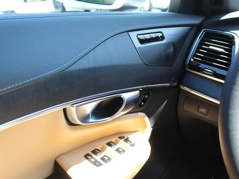 Certified 2023 Volvo XC90 B6 Ultimate w/ Protection Package Premier AWD/4WD image 22