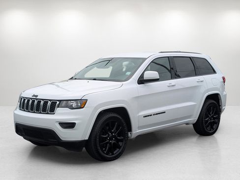 Used 2019 Jeep Grand Cherokee Altitude image 1