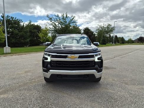 Used 2024 Chevrolet Silverado 1500 LT AWD/4WD image 3