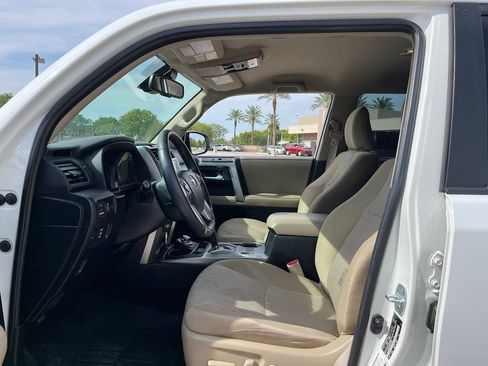 Used 2020 Toyota 4Runner SR5 AWD/4WD image 11