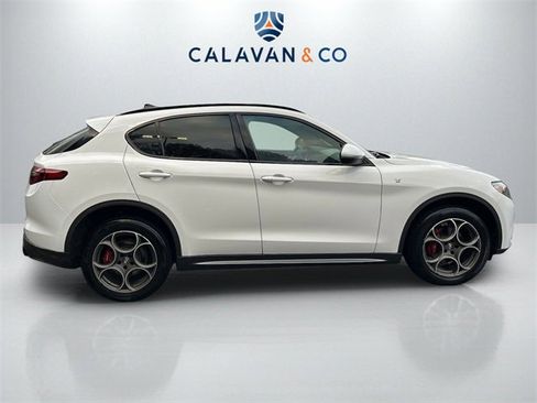 Used 2022 Alfa Romeo Stelvio Ti image 8