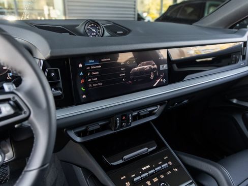 Certified 2026 Porsche Cayenne Coupe AWD/4WD image 26