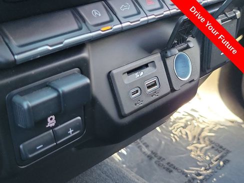Used 2021 Chevrolet Silverado 1500 LT w/ All Star Edition Plus RWD image 13