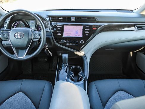 Used 2019 Toyota Camry L image 12